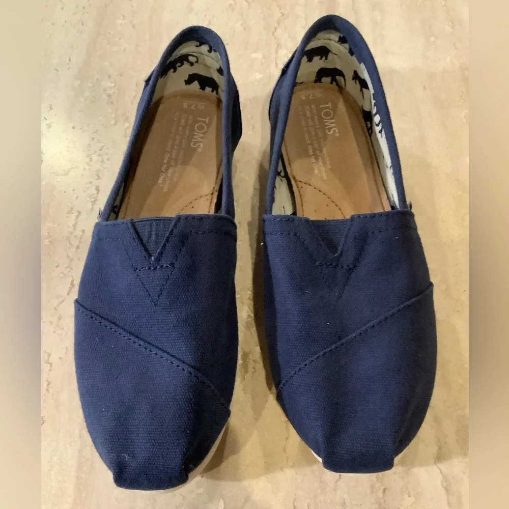 Toms Classic Navy Canvas Slip On Shoes, 7.5 - Picture 4 of 9